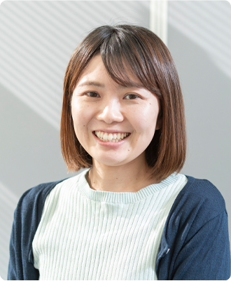 横川　真以